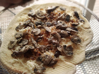 Mushroom Fontina grilled pizza